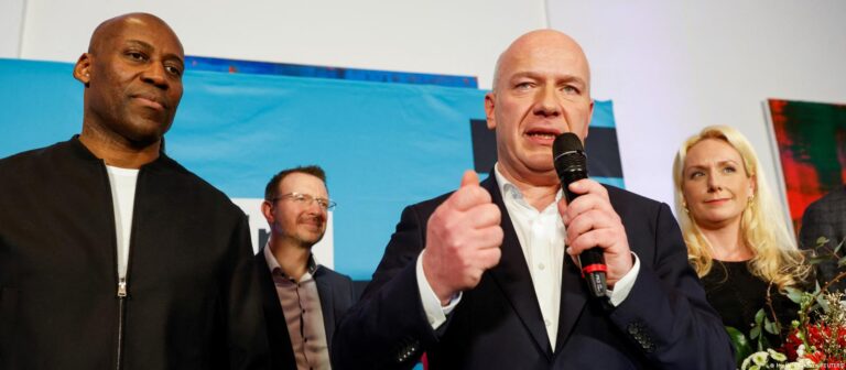 Berlin: Konservative gewinnen Abstimmung, aber unklar, wer regieren wird