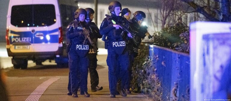 Im Hamburger Zentrum der Zeugen Jehovas sind mehrere Menschen erschossen worden