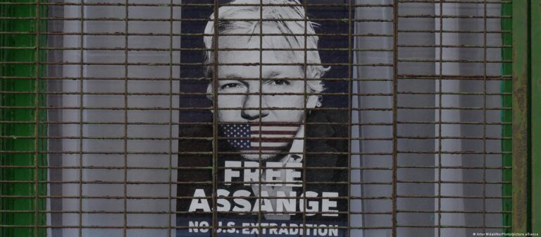 Reporter ohne Grenzen blockiert Besuch des Assange-Gefängnisses