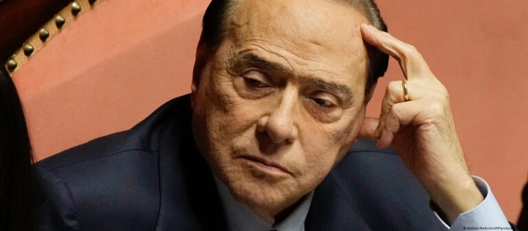 Silvio Berlusconi: Italiens Ex-Ministerpräsident „stabil“ auf der Intensivstation